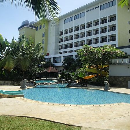 Sutanraja Hotel Manado Luaran gambar